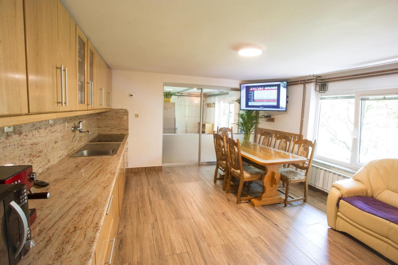 Apartma Na Ravnicah เชียร์คโน ภายนอก รูปภาพ